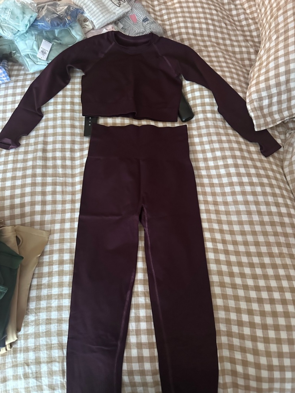 Seamless High-Waist Burgundy Leggings and top for working out.